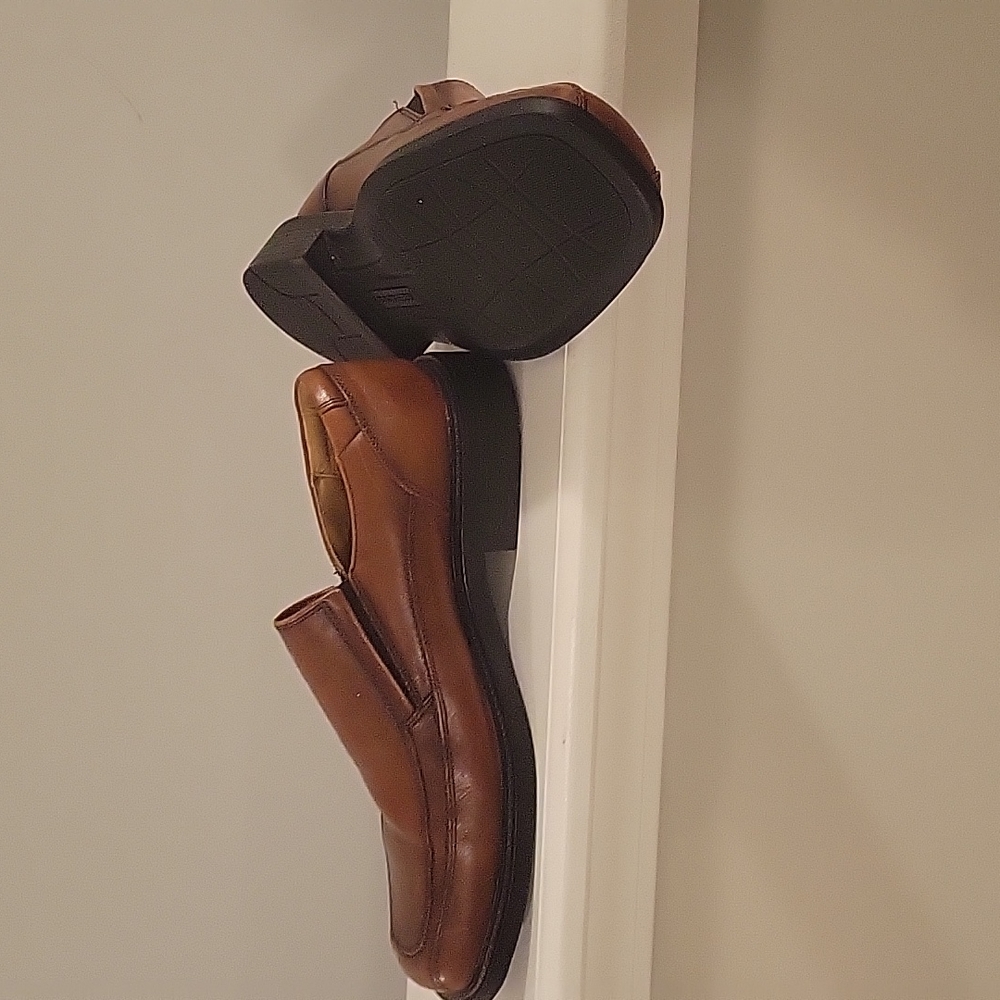 Shoes - Picture 4 of 4
